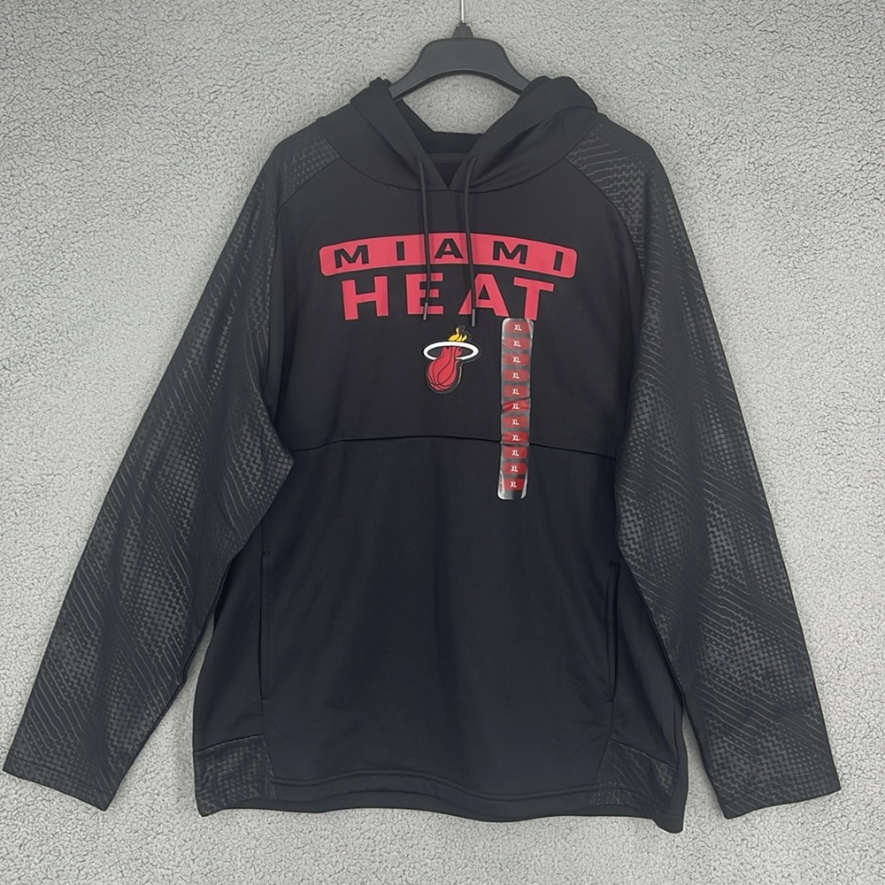 Miami Heat NBA black red hoodie long sleeve kangaroo pocket men’s XL pullover